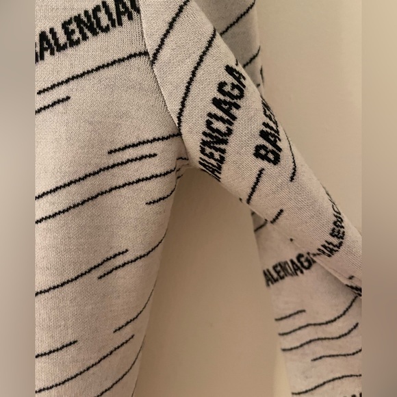 Balenciaga grey/black fitted button-up cardigan! Sz L - Picture 6 of 7